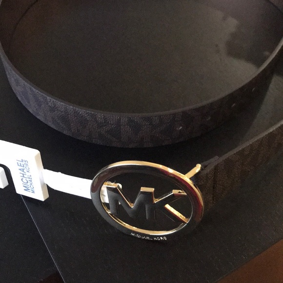 Michael Kors Monogrammed Belt with Logo - Picture 2 of 5